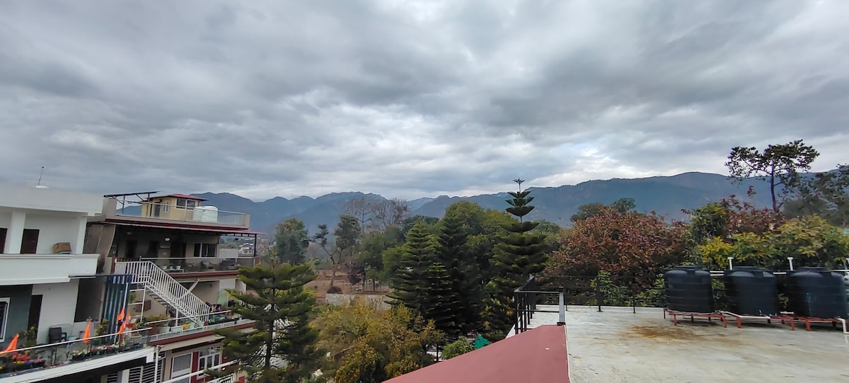 a Family Staycation hideaway @Mussoorie Rd