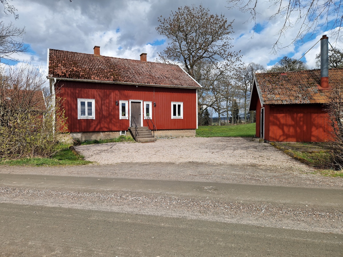 Hus strax utanför Trollhättan