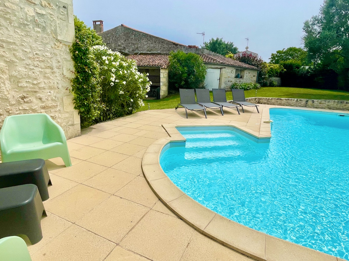 Maison, Piscine, jardin, 3 ch, plancha, parking,5*