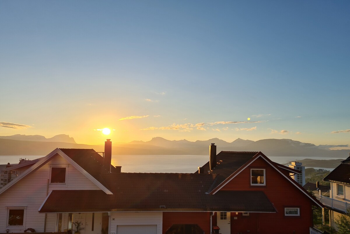 Stor enebolig med gode solforhold i Narvikfjellet.