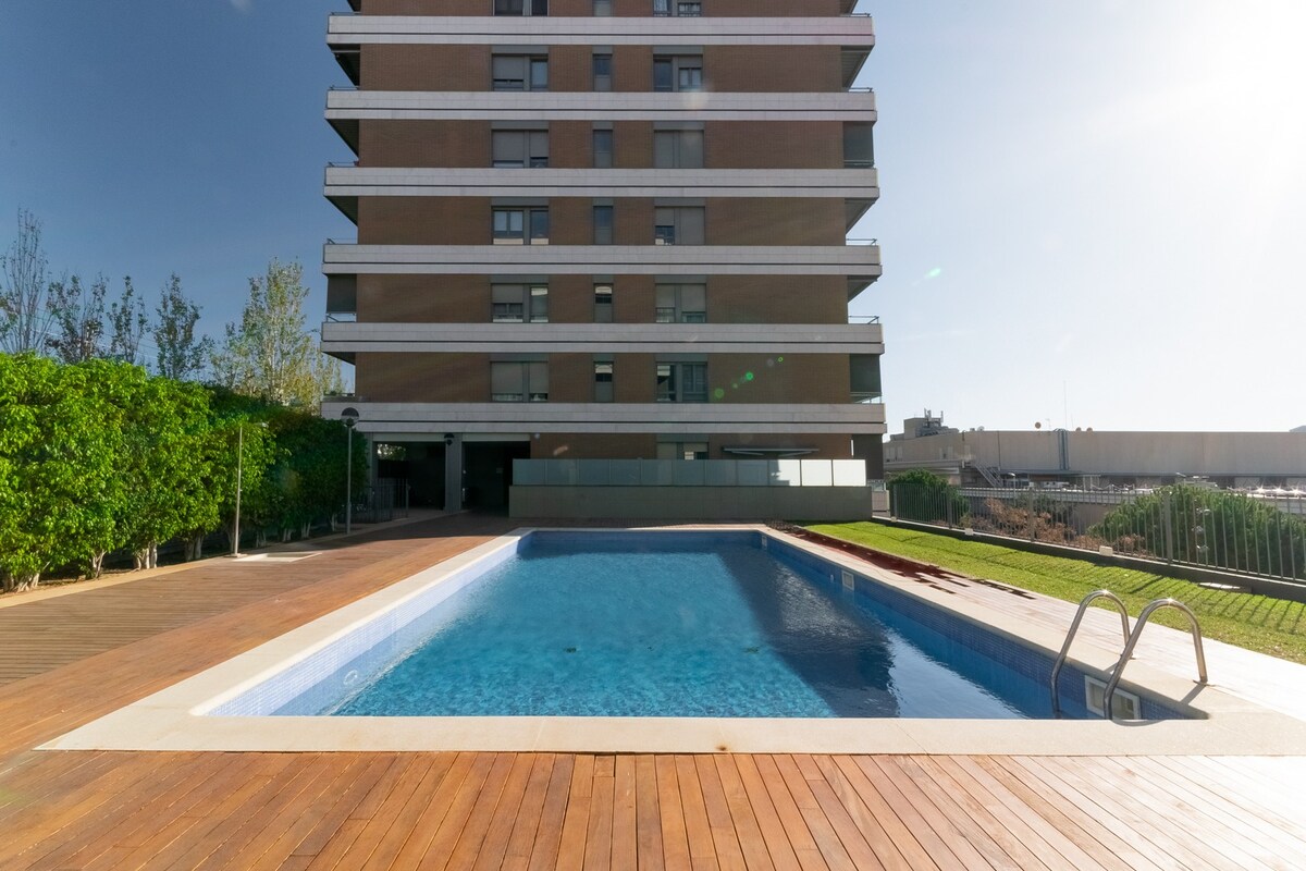 Private Terrace & Pool