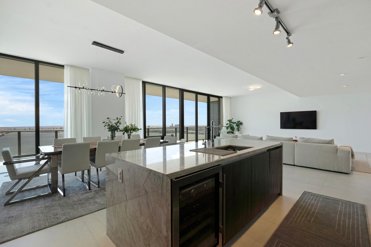 Penthouse Condo in Miami