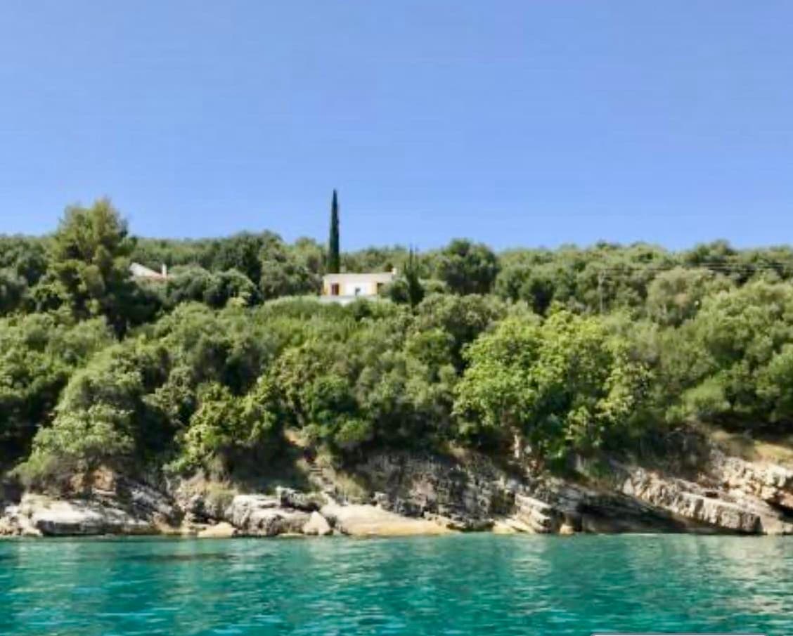 Sea front villa in kassiopi