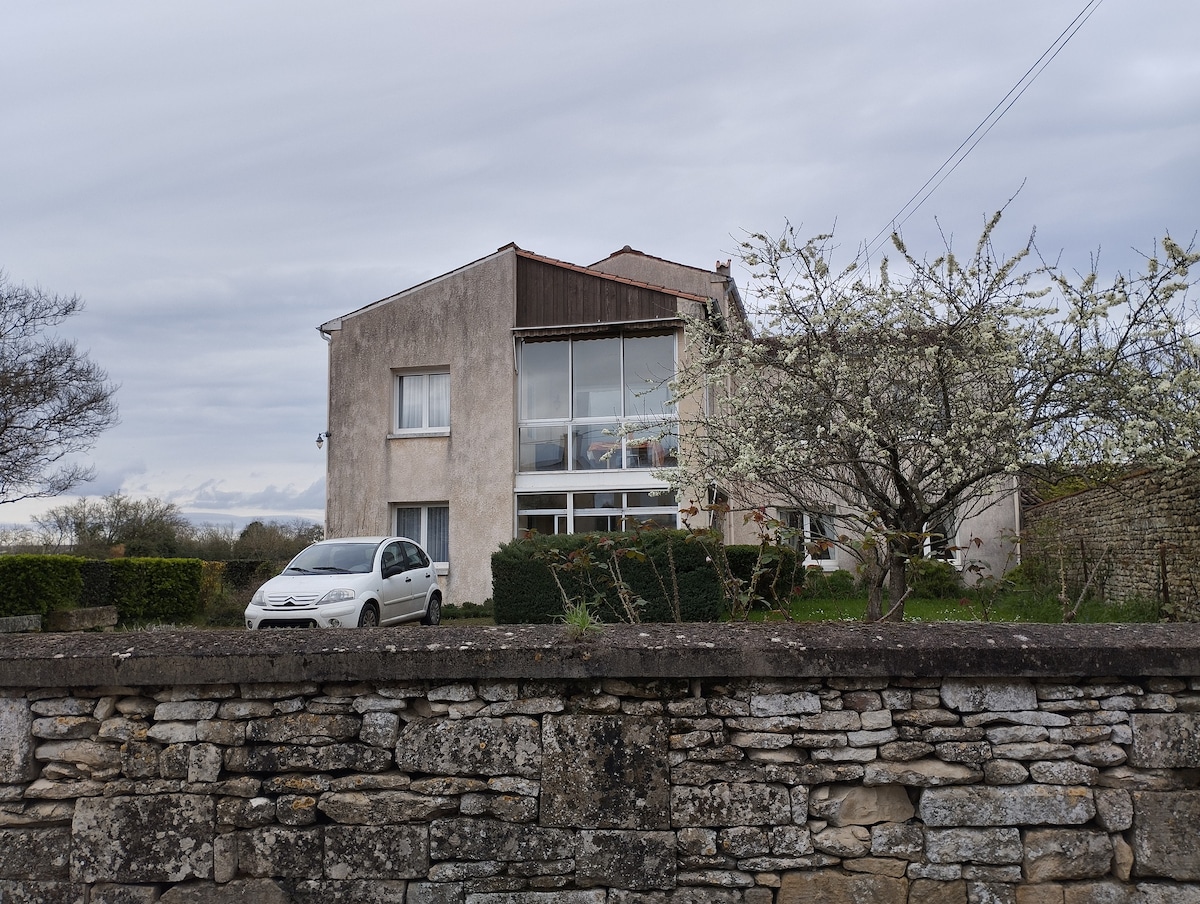 Maison maraîchine 12/14 personnes