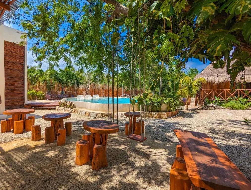 Stunning Villa in tulum 8BD AC/WIFI Beach Access*