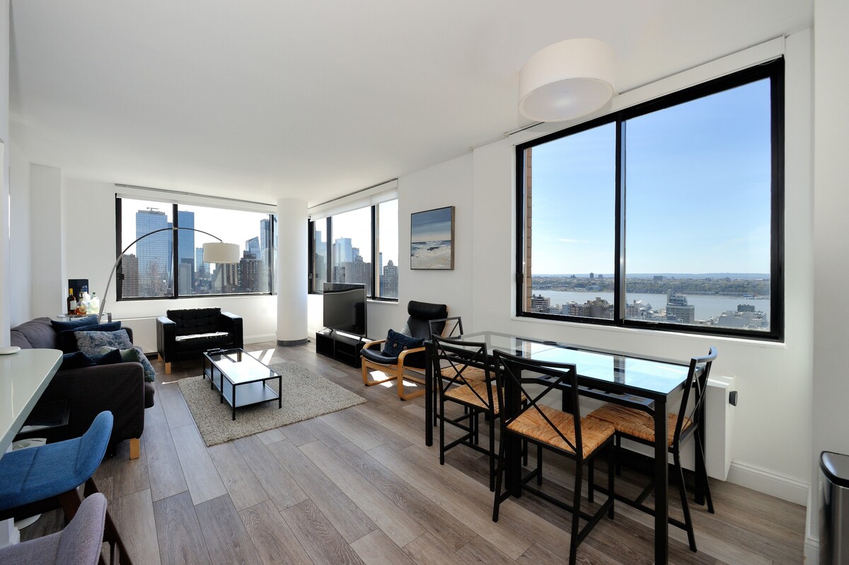 Modern and Cozy 2BR Apt near Times Square!