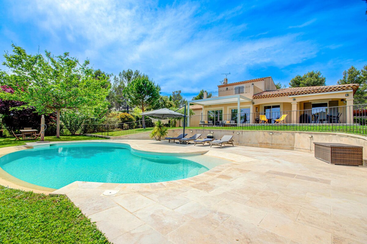 Villa au pied de la sainte victoire proche d'Aix