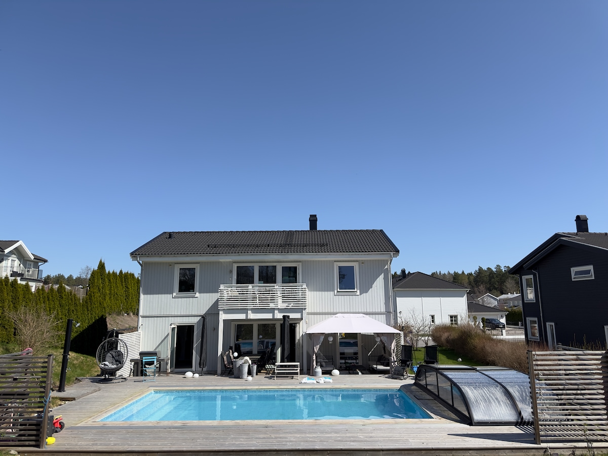Villa i Täby med Pool