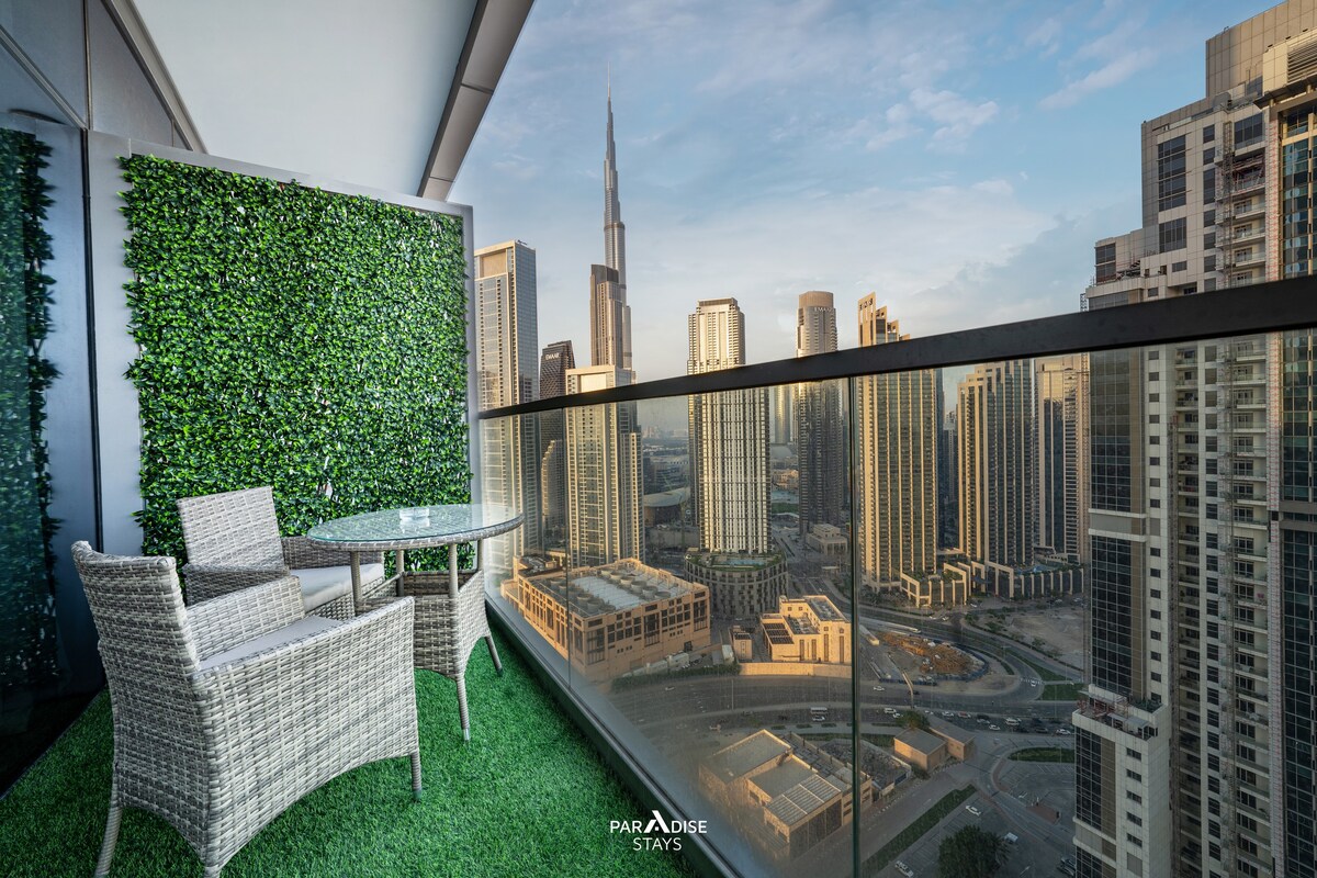 Top Floor Infinity Pool, Burj Khalifa Views