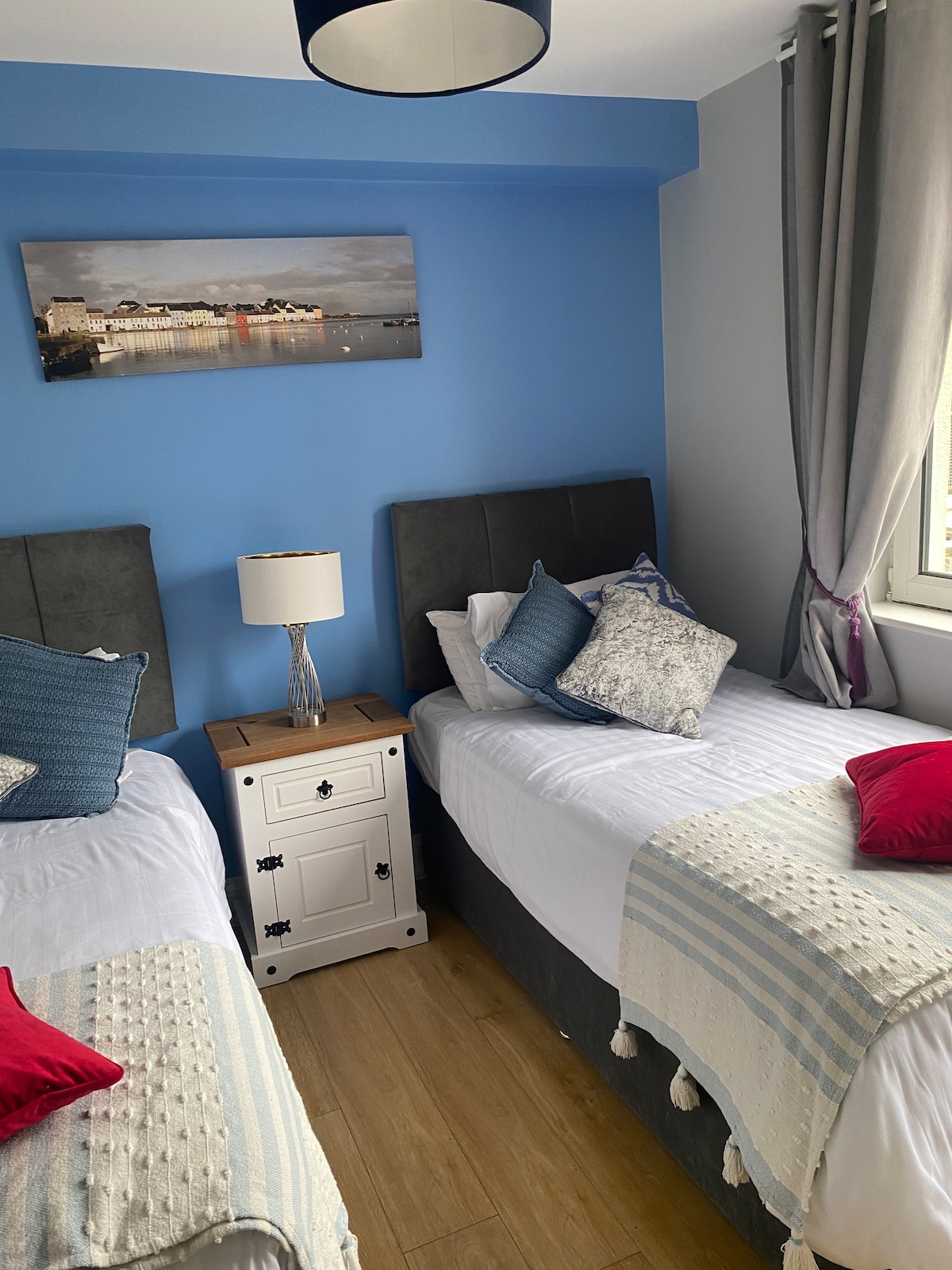 Twin room in Galway city centre