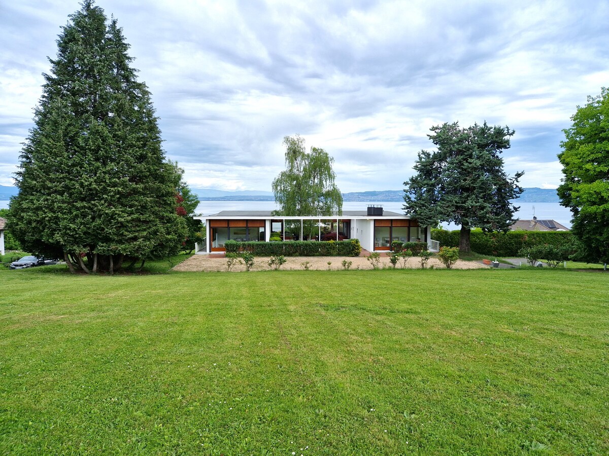 Mid-century Evian villa with Lake Views