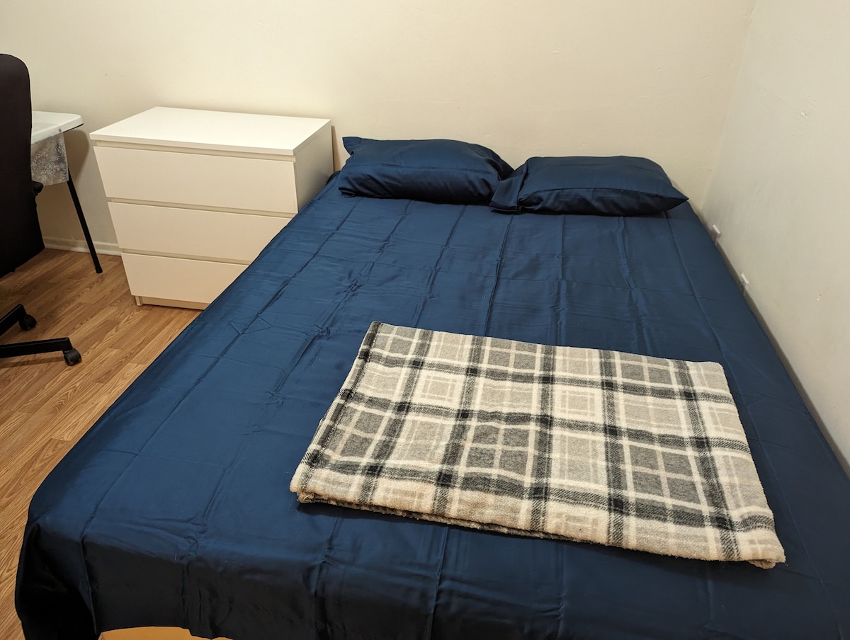 Clean bed room with private attached bathroom