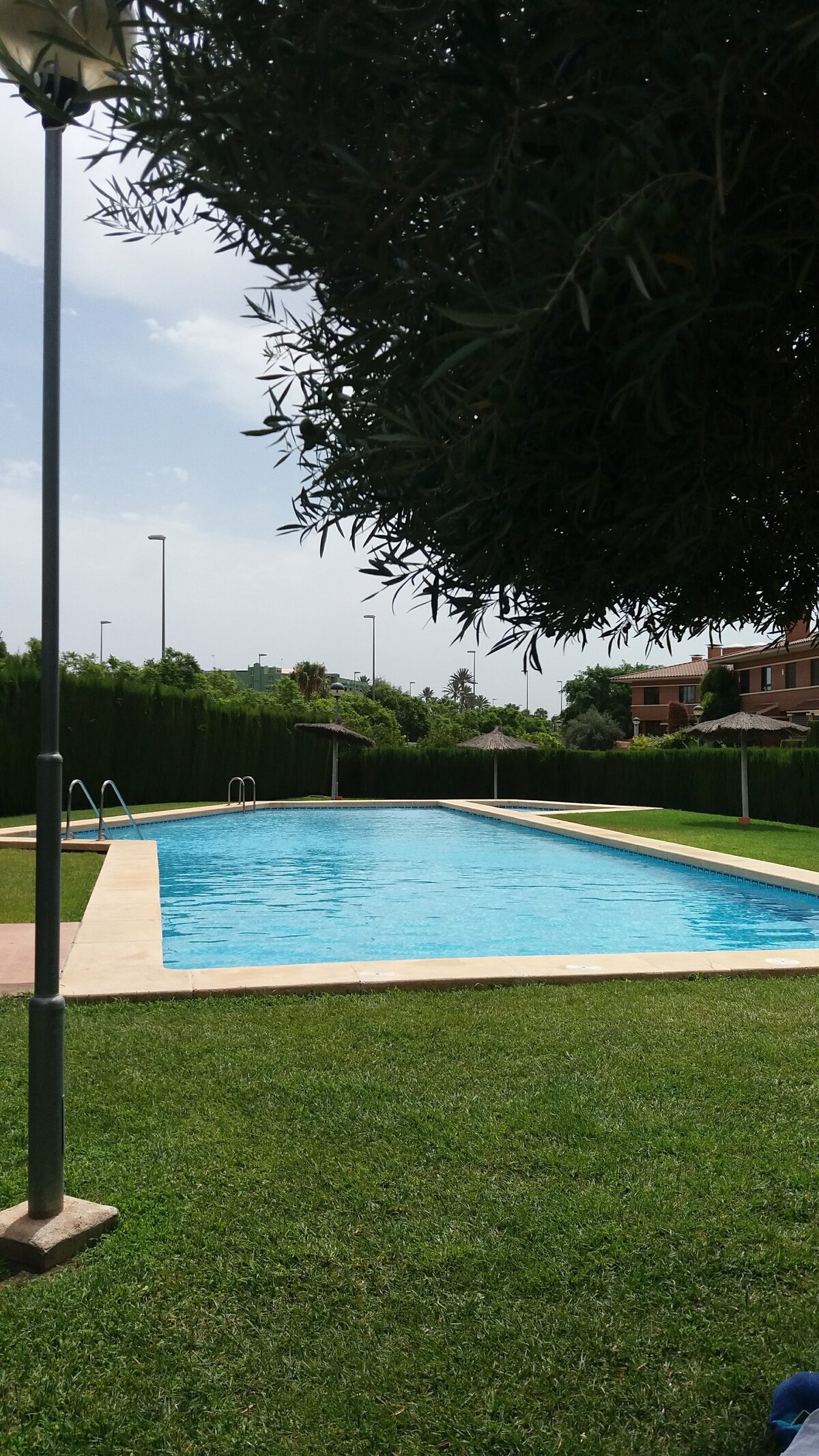 Bungalow Alicante-piscina-spa-playa.