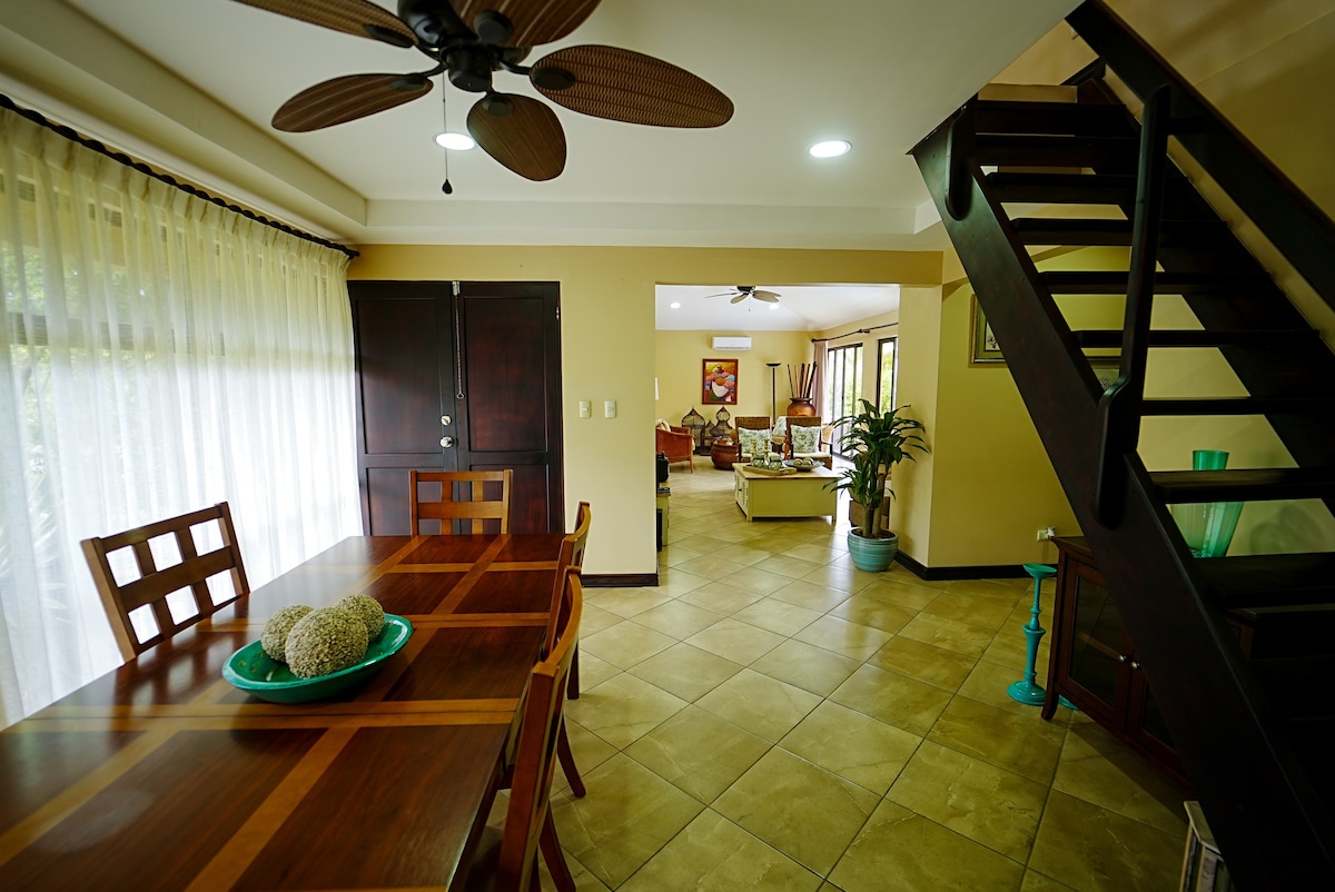 Casa en Pacifico, 3BD, pool, 10p