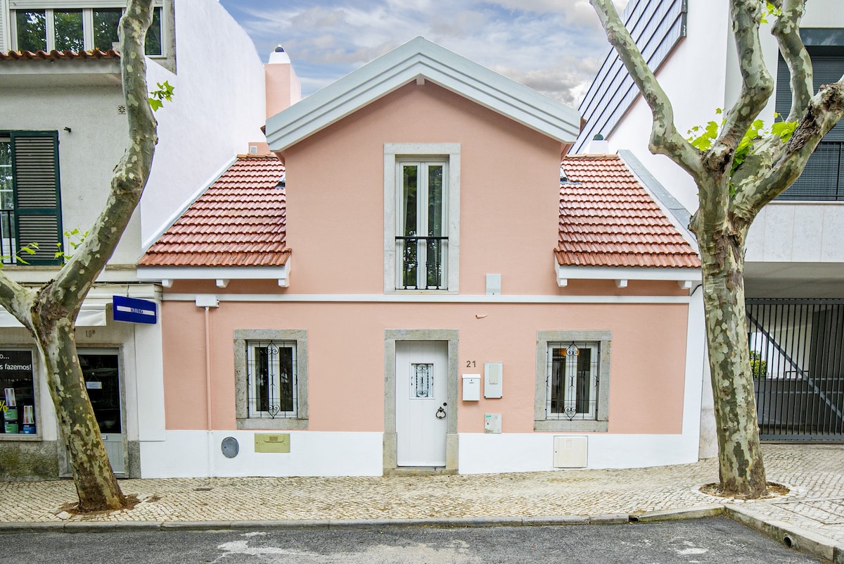 NEW Historic Center House with Patio