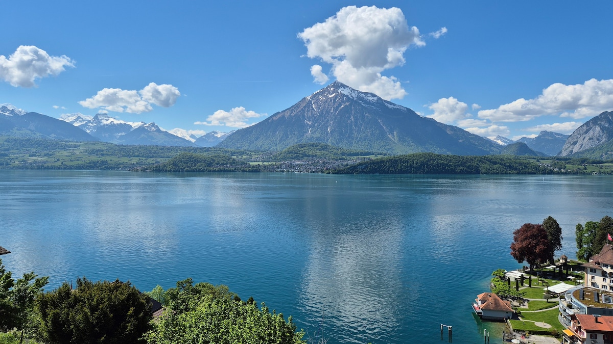 欣赏湖泊和山脉的梦幻美景！