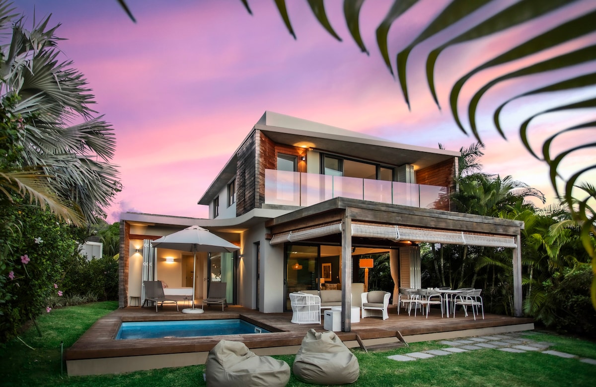 New on Airbnb - Beachfront Luxury Villa & Pool
