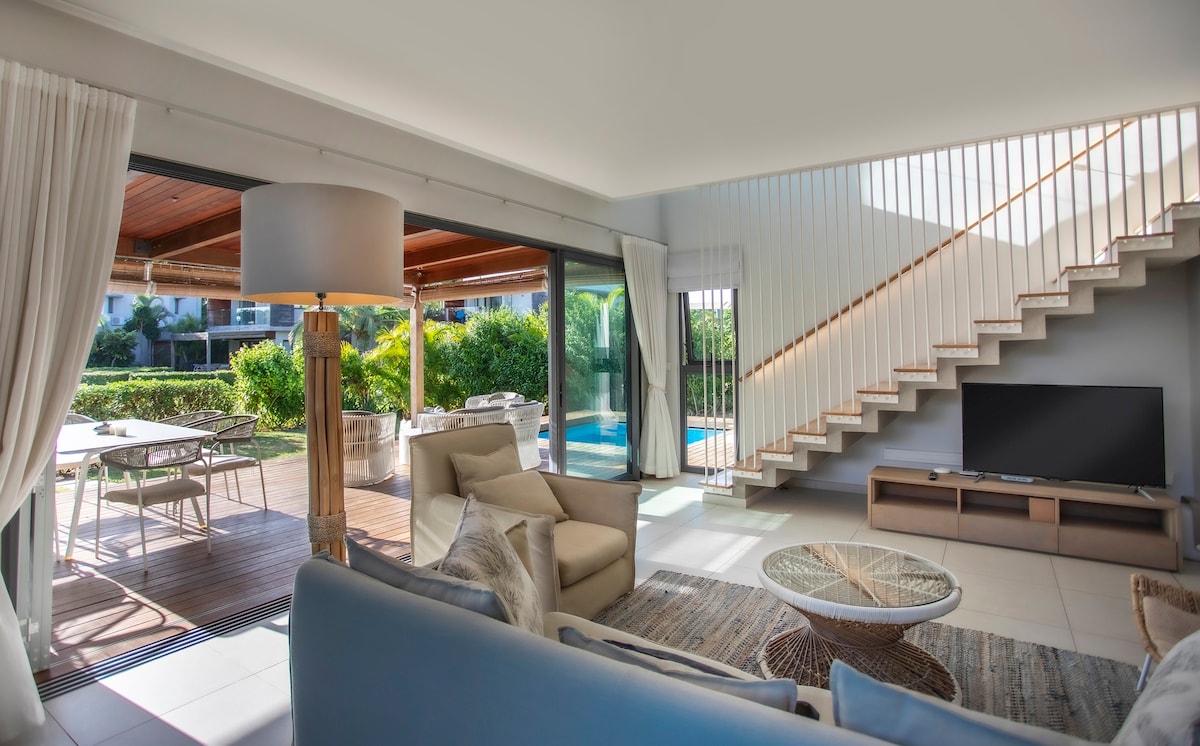 New on Airbnb - Beachfront Luxury Villa & Pool