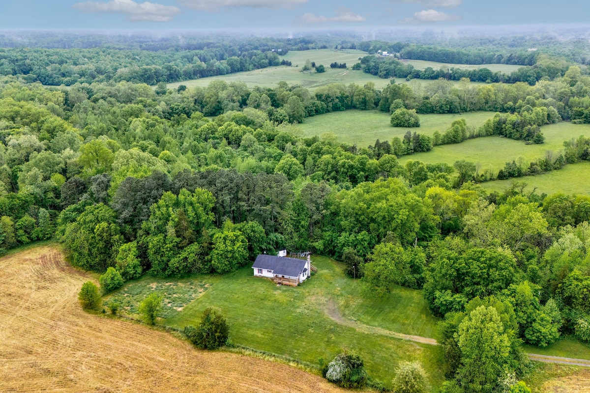 Rural Retreat~Cozy 3BR on Large Countryside Estate