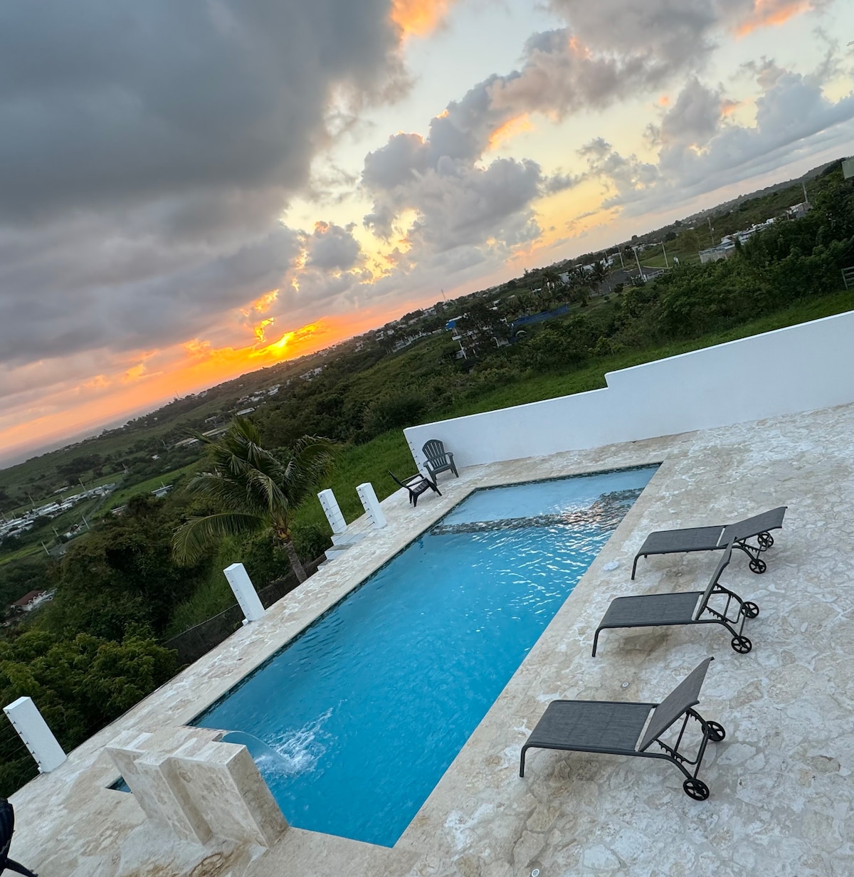 Casita Blanca - Inviting & Tranquil Oasis in Camuy