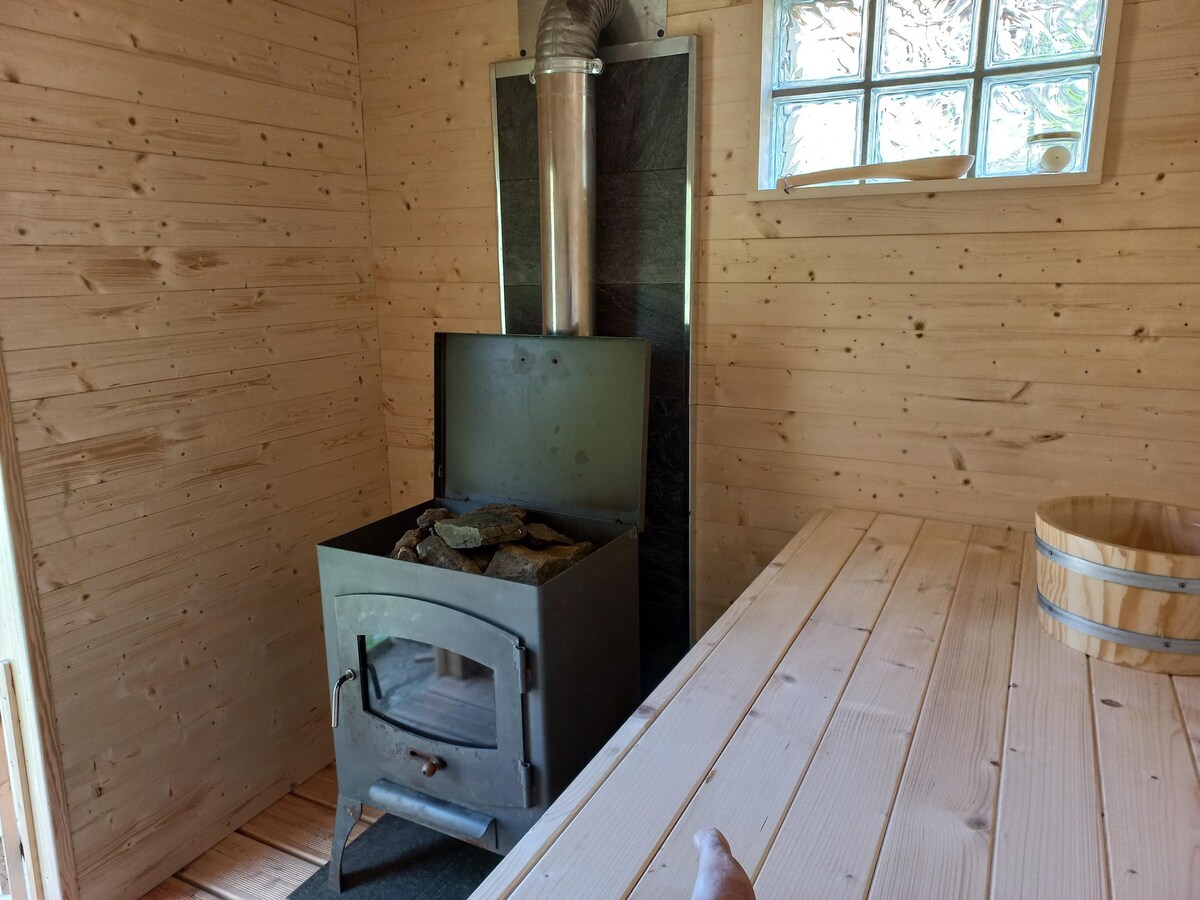 Maison entière / bord de rivière / sauna
