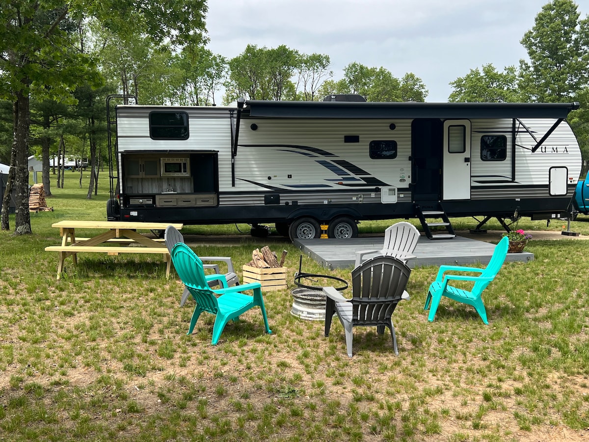 Resort Glamping 231 RCT  @ Emrick Lake Campground