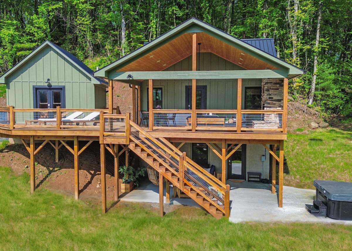 Mountain Luxury Oasis: 3 Suites / Huge Shared Deck