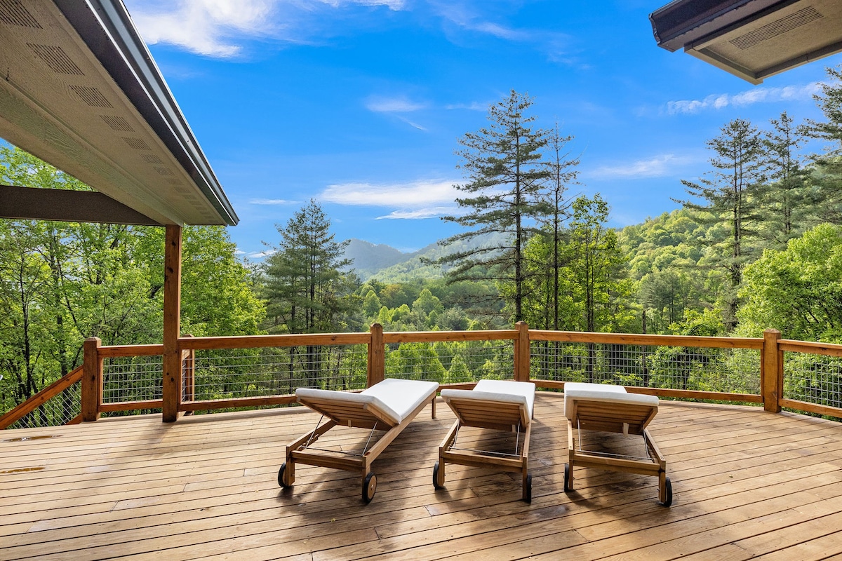 Mountain Luxury Oasis: 3 Suites / Huge Shared Deck
