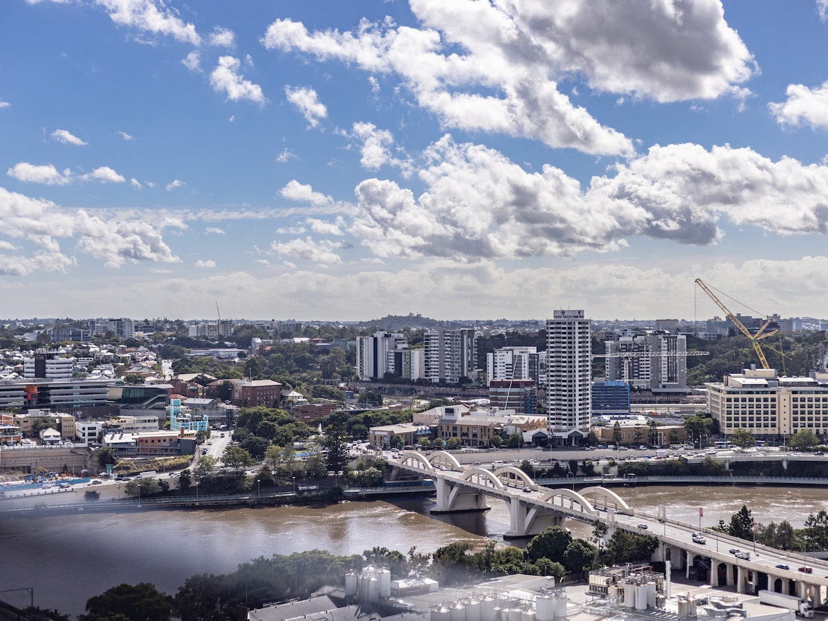 Cityview 4 Beds/2 Carparks/pool at South Bank