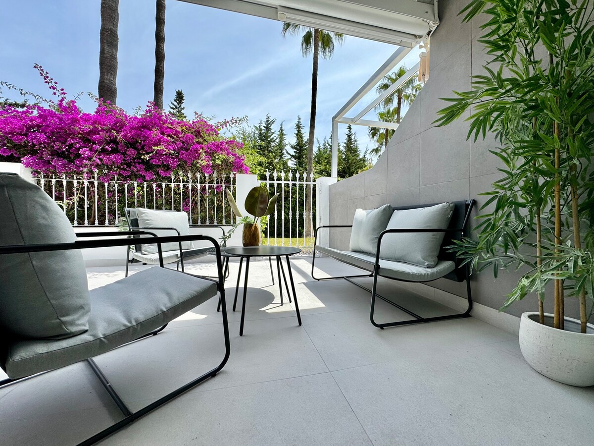 Stunning 3BD, 2BH Marbella with Pool, BBQ Terrace