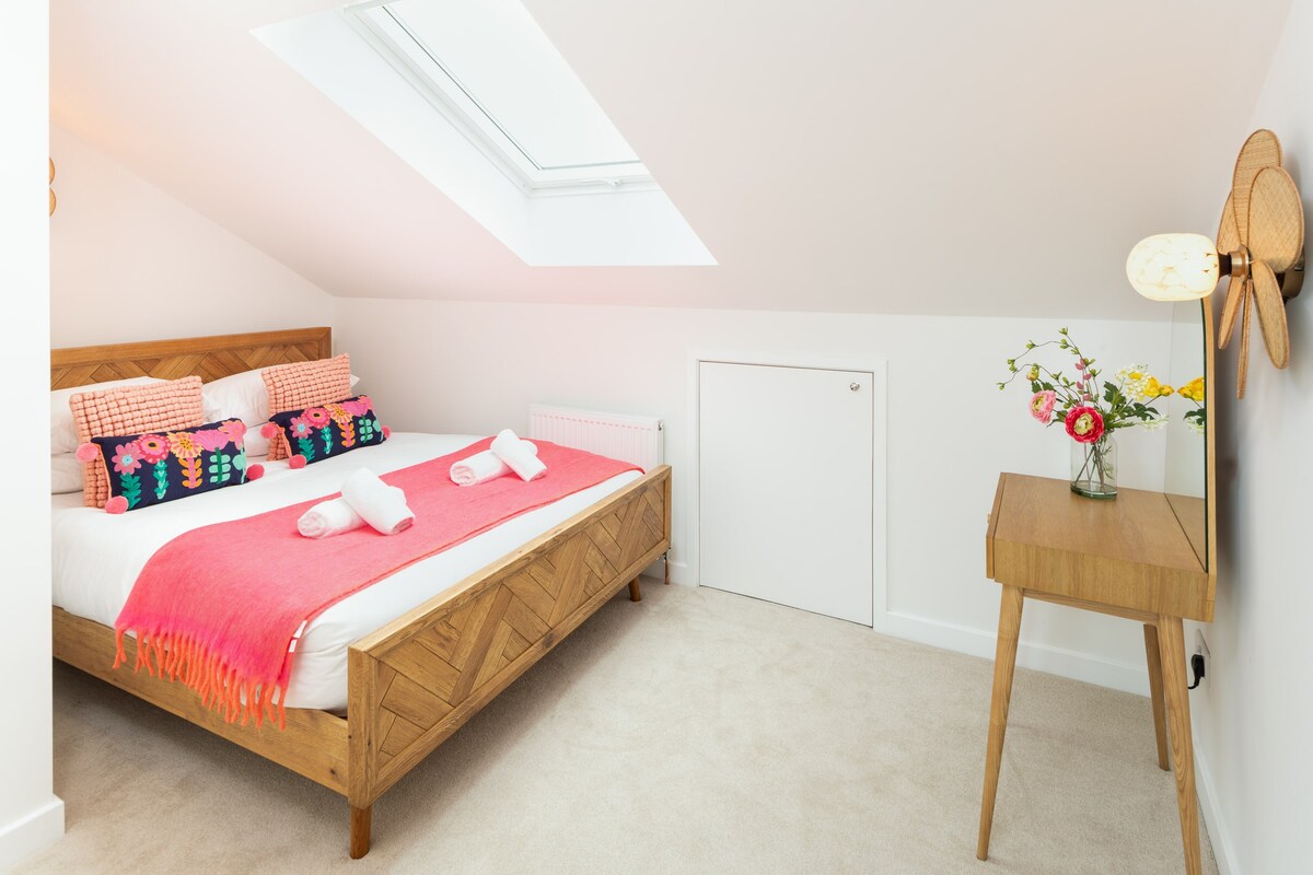 New Family Friendly slps 6 central Exmouth by sea