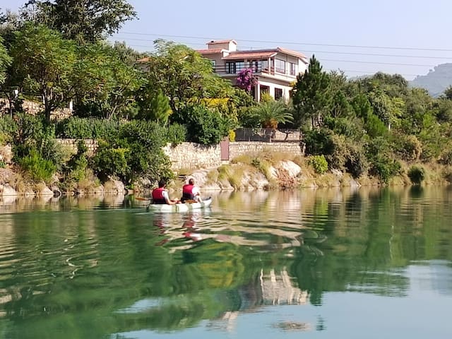 Haripur的民宿