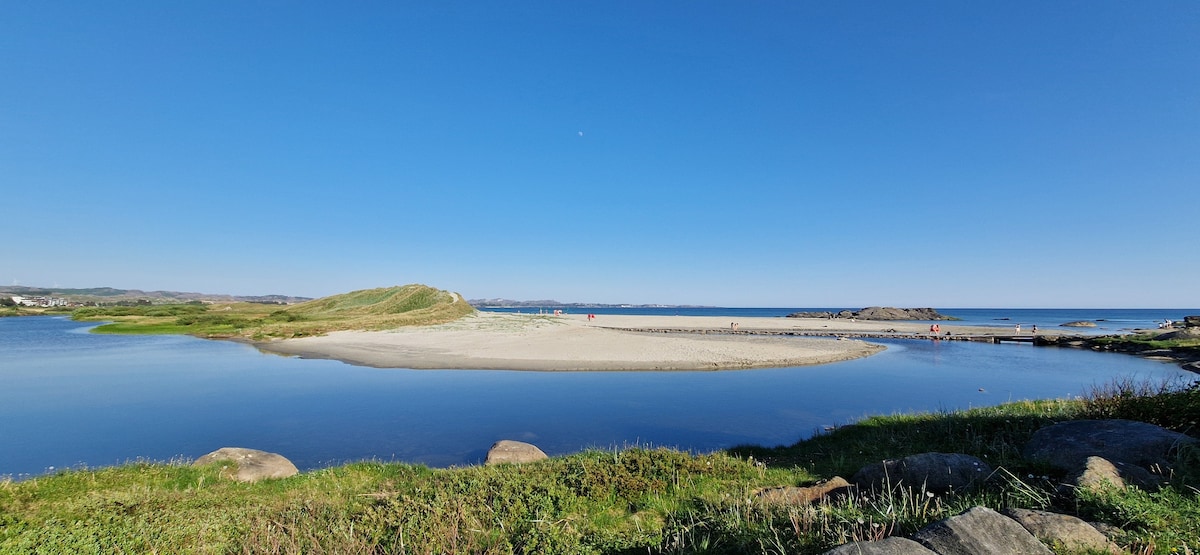 Idyllisk perle nær havet