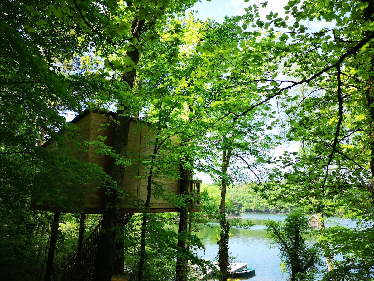 Cabane au bord du lac "La Milan"