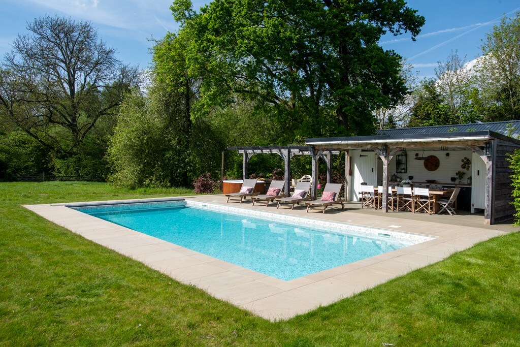 Beautiful country house with pool and woodland