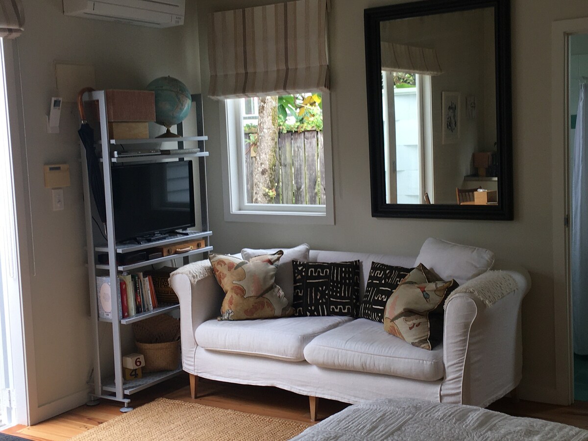 Private garden Studio Ponsonby - the perfect spot.