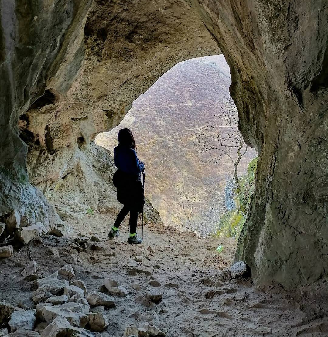 Cave on Tesilq