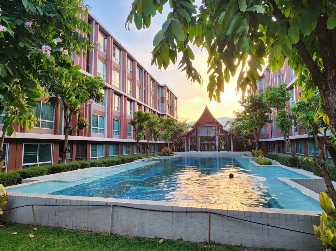 D'Vieng Santhitam公寓， 3楼，泳池景观