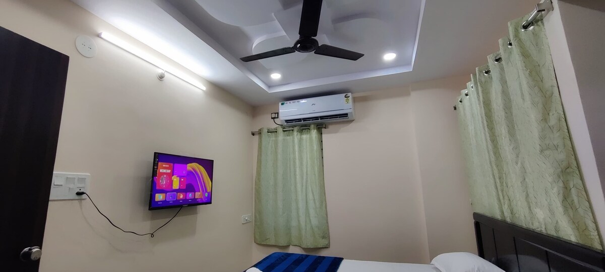 Aariv HomeStay (Single Room)