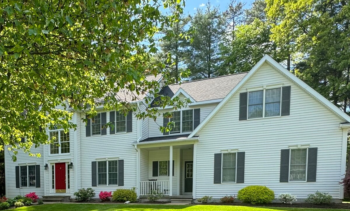 The Red Door Inn near Saratoga