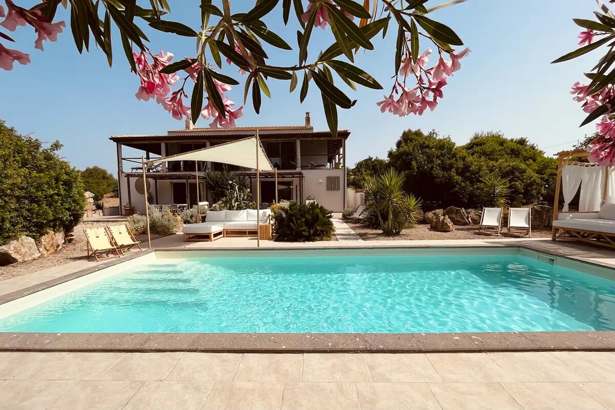 Villa Les Peres 24-Luxury with hot tub in Alghero