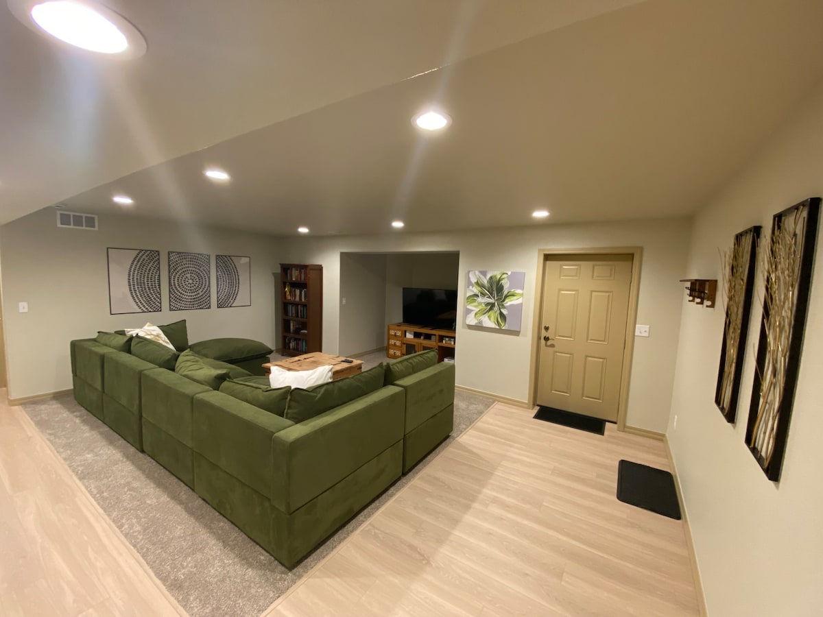 Cozy 2-BR Basement Apartment with Private Entrance
