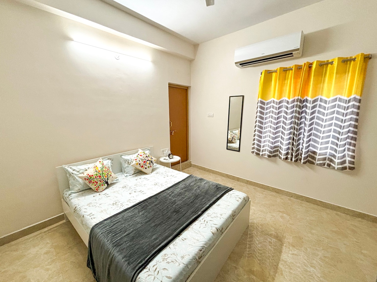 Coral : 2BHK Near Financial District, US Consulate