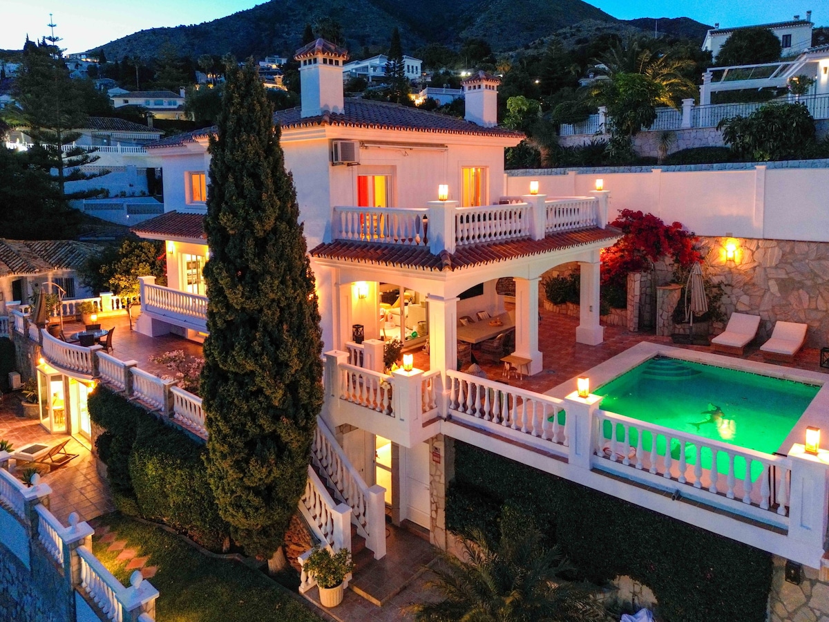 Luxurius villa with sea views