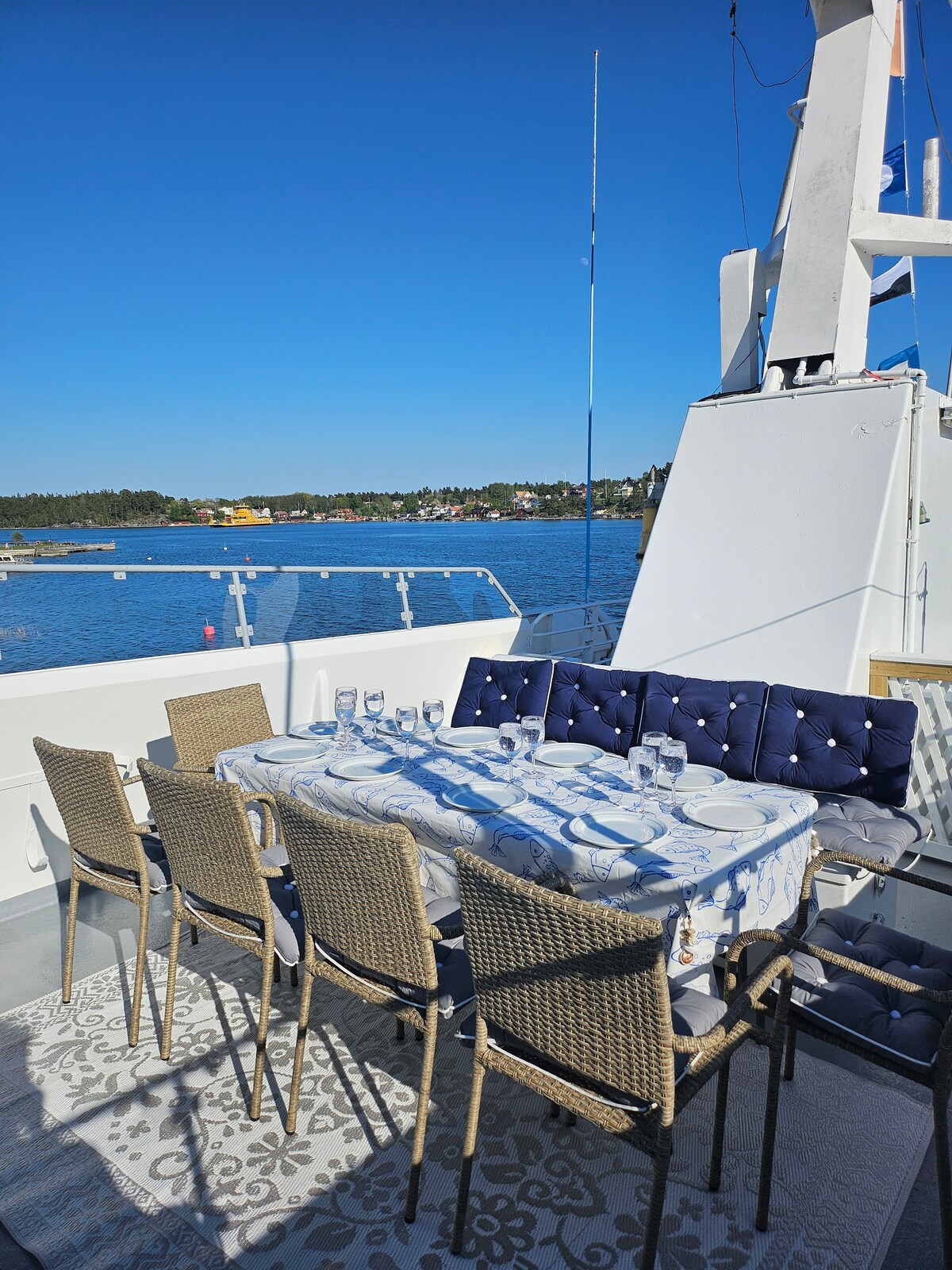 Live on a boat in the  Archipelago. M/S Furusund