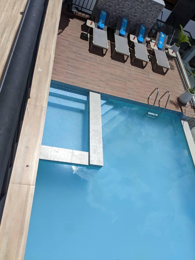New Urban Oasis 3d w/Pool + Hot tub @Arikays Homes
