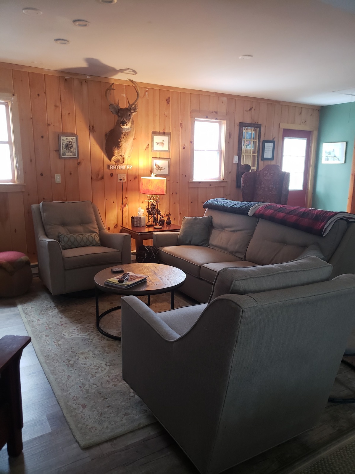 Ski Home 5BR, Secluded yet close to mtns and town