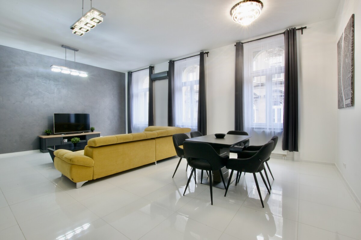 Premium Apartment by Hi5-Ditrói Apartment