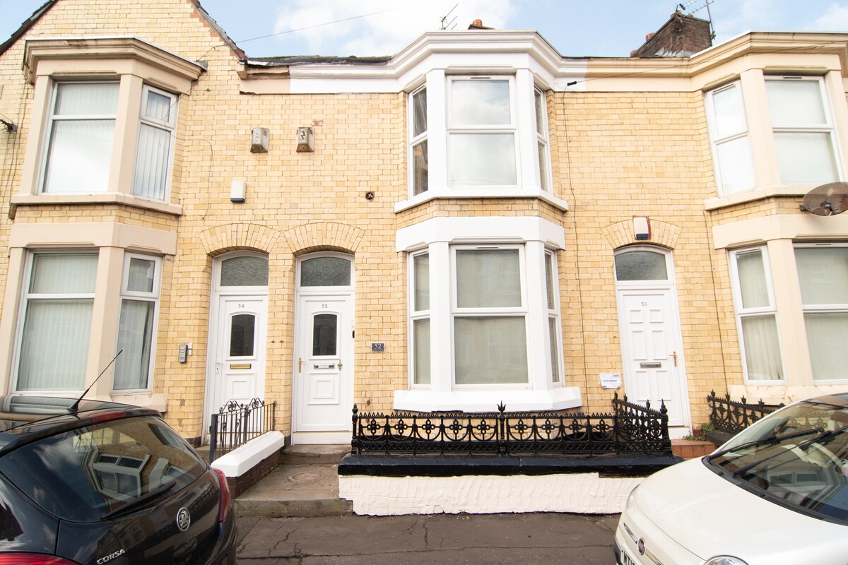 Central 4bed house, free parking