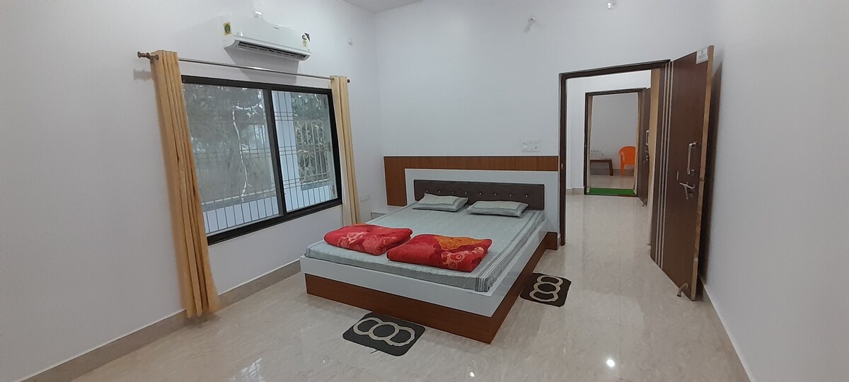 Deluxe Family Room AC - Anushree home stay